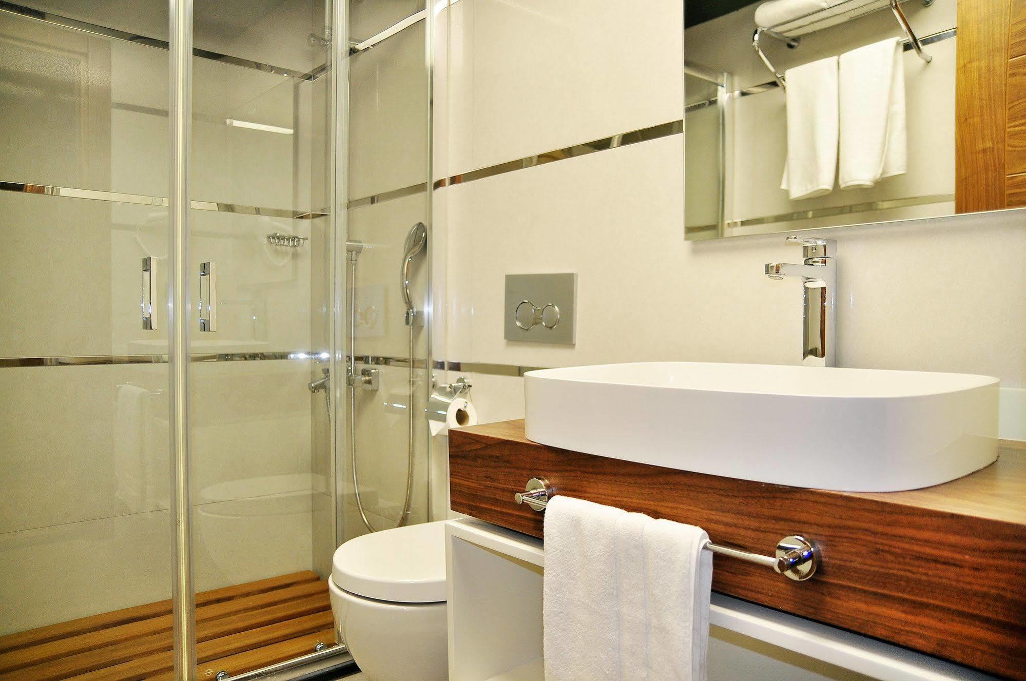 Avin Hotel Ізмір Екстер'єр фото