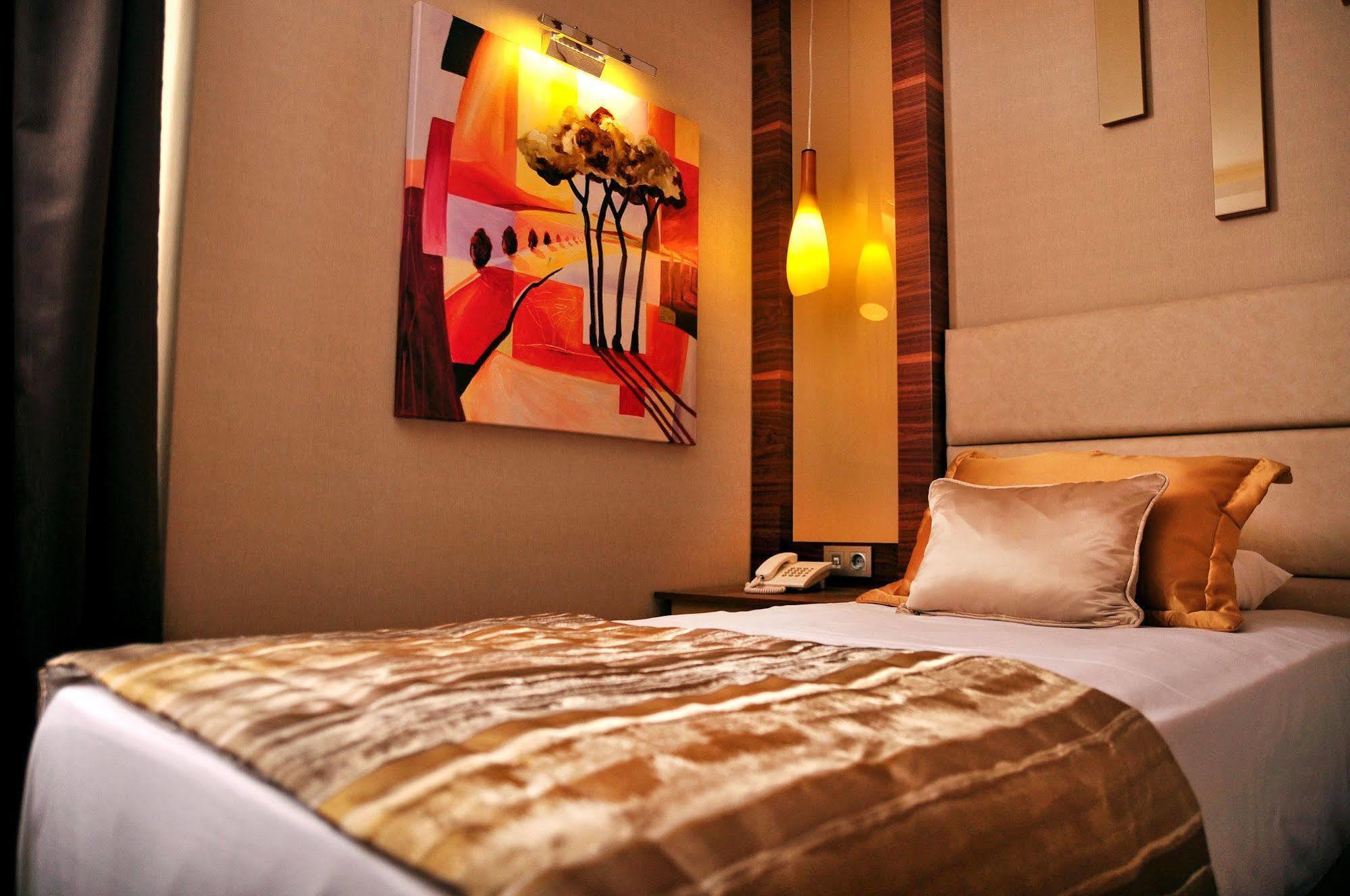 Avin Hotel Ізмір Екстер'єр фото