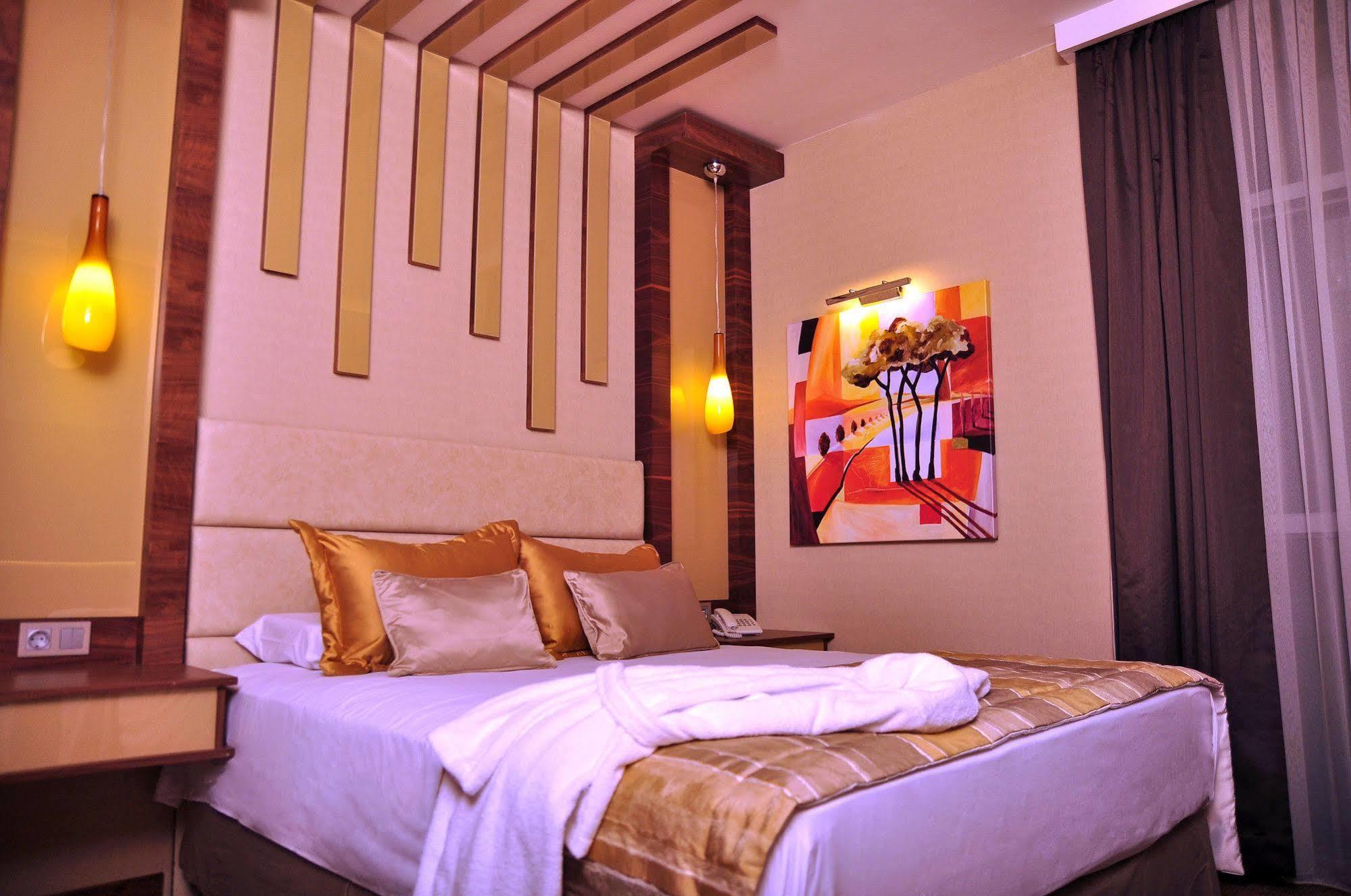 Avin Hotel Ізмір Екстер'єр фото