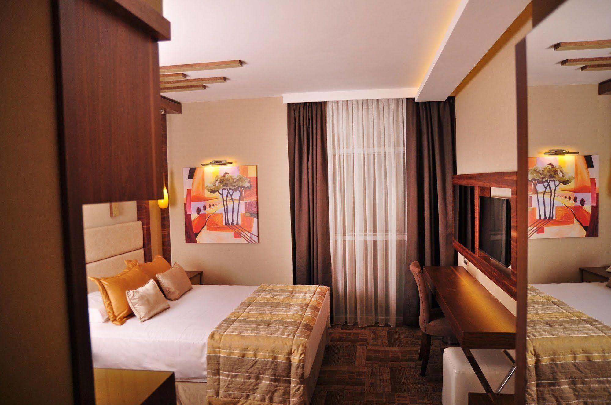 Avin Hotel Ізмір Екстер'єр фото